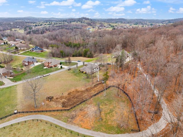 871 Woods Edge Drive, Somerset, KY 42503