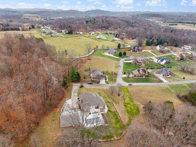 871 Woods Edge Drive, Somerset, KY 42503