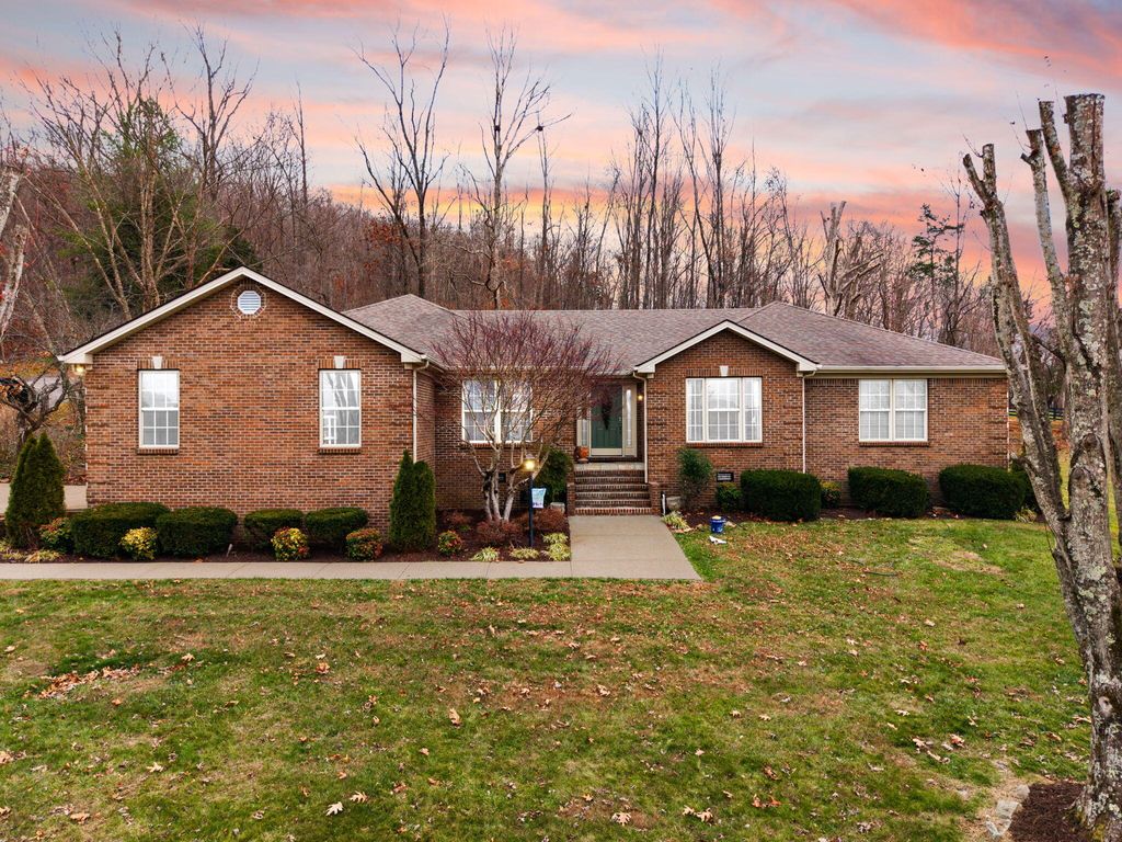 871 Woods Edge Drive, Somerset, KY 42503