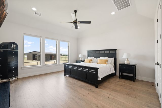 460 Royal Santana Run, Weatherford, TX 76087