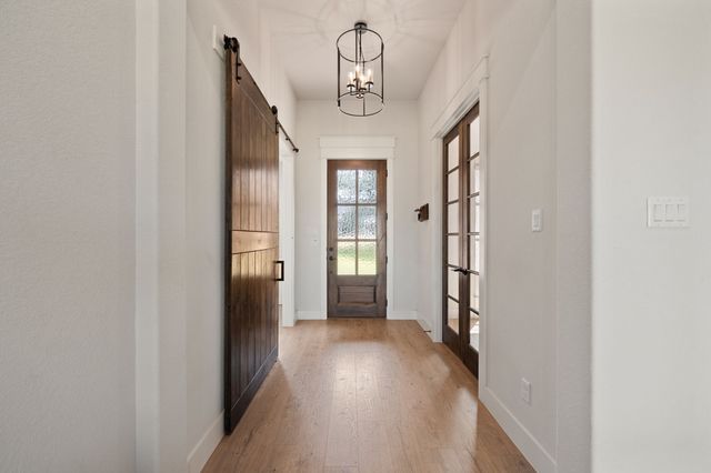 460 Royal Santana Run, Weatherford, TX 76087