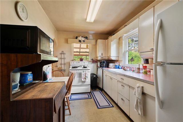349 Maytide Street, Carrick, PA 15227