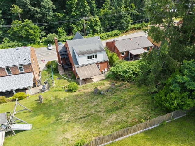 349 Maytide Street, Carrick, PA 15227