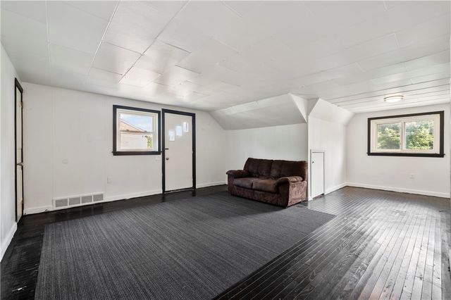 349 Maytide Street, Carrick, PA 15227