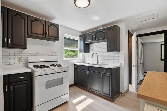 349 Maytide Street, Carrick, PA 15227