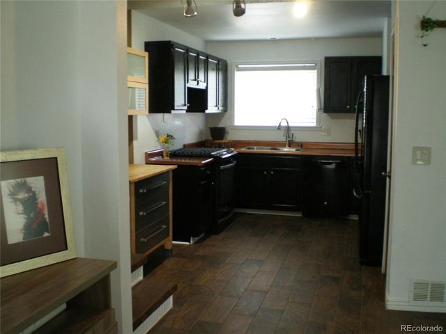 3866 Dyanna Dr, Thornton, CO 80241
