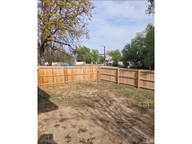 3866 Dyanna Dr, Thornton, CO 80241