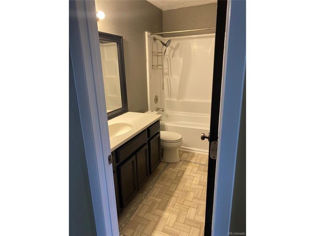 3866 Dyanna Dr, Thornton, CO 80241