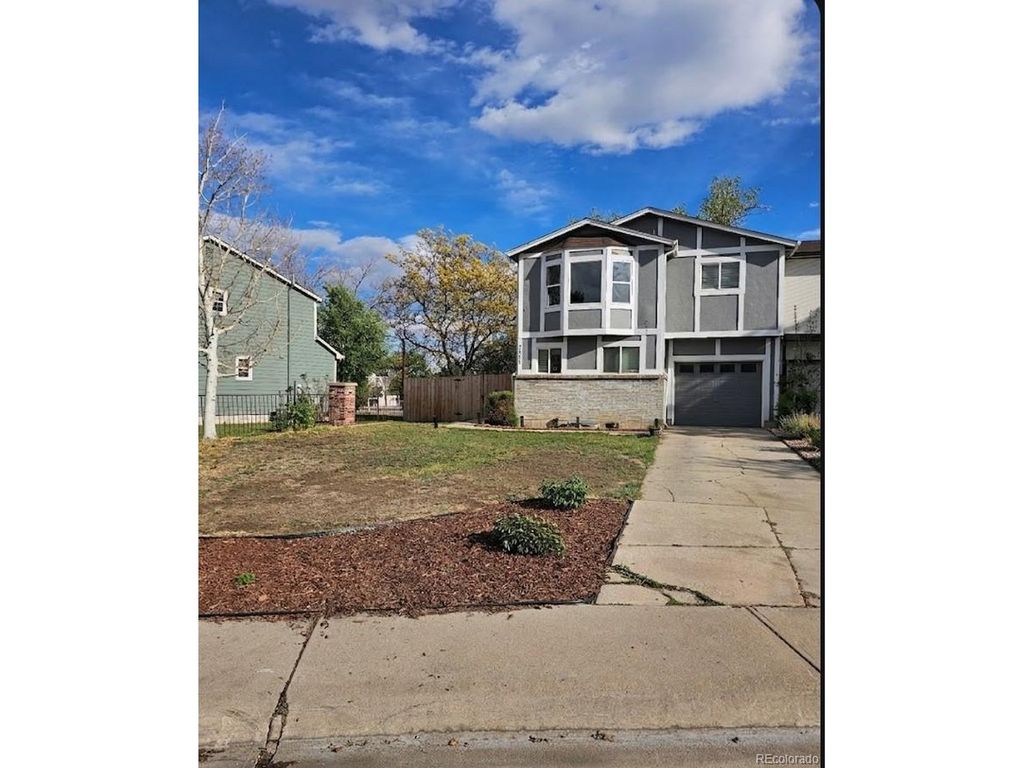 3866 Dyanna Dr, Thornton, CO 80241