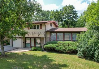 636 Clearview Drive, Glenview, IL 60025