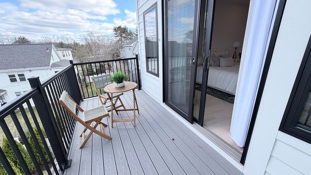 338 Nevada St 338, Newton, MA 02460