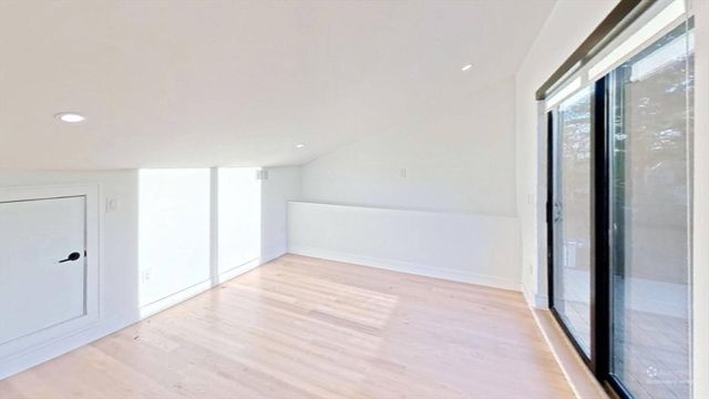 338 Nevada St 338, Newton, MA 02460