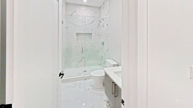 338 Nevada St 338, Newton, MA 02460