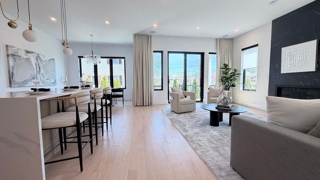 338 Nevada St 338, Newton, MA 02460