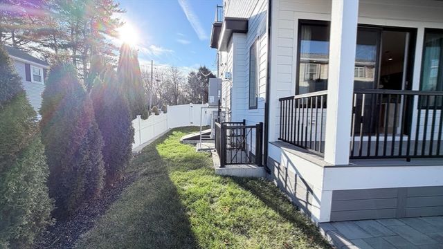 338 Nevada St 338, Newton, MA 02460