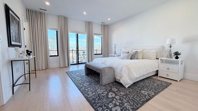 338 Nevada St 338, Newton, MA 02460