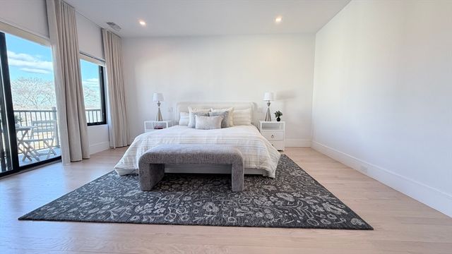 338 Nevada St 338, Newton, MA 02460