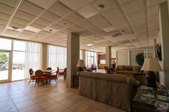 825 Bayshore Dr, Pensacola, FL 32507