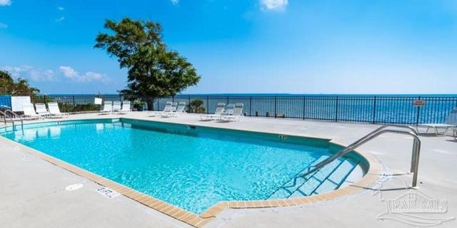 825 Bayshore Dr, Pensacola, FL 32507