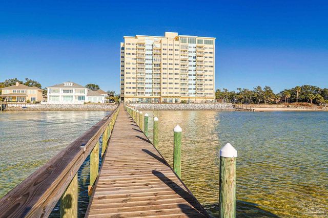 825 Bayshore Dr, Pensacola, FL 32507