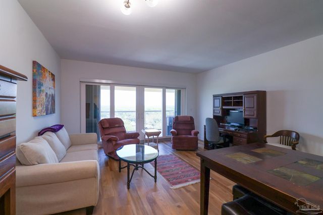 825 Bayshore Dr, Pensacola, FL 32507