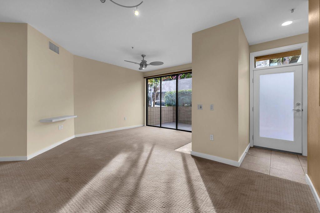 Image 10 of property listing at 910 E Palm Canyon Drive 101, Palm Springs, CA 92264