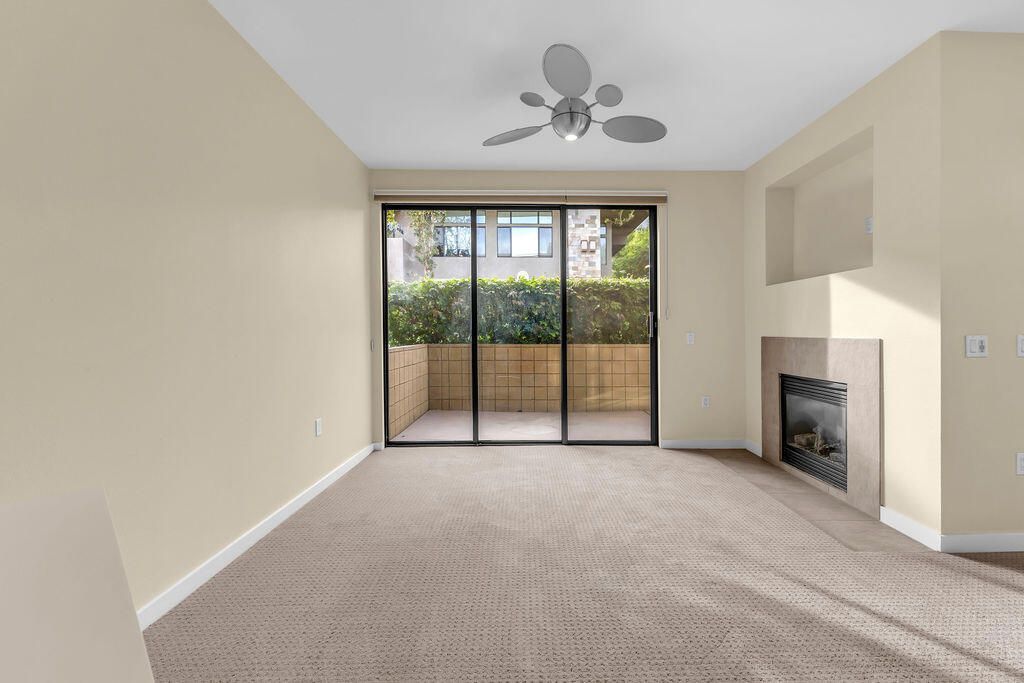 Image 12 of property listing at 910 E Palm Canyon Drive 101, Palm Springs, CA 92264