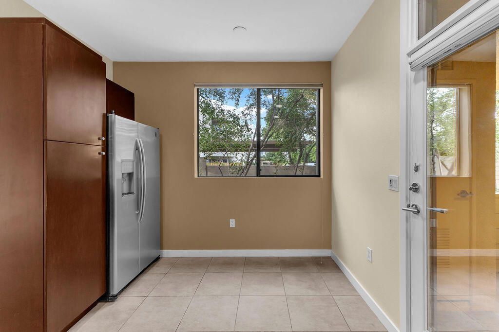 Image 22 of property listing at 910 E Palm Canyon Drive 101, Palm Springs, CA 92264