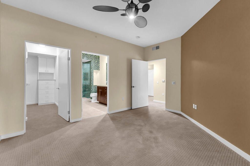 Image 28 of property listing at 910 E Palm Canyon Drive 101, Palm Springs, CA 92264