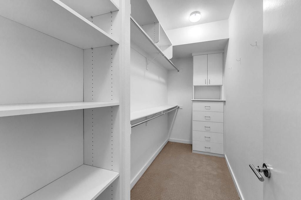 Image 29 of property listing at 910 E Palm Canyon Drive 101, Palm Springs, CA 92264