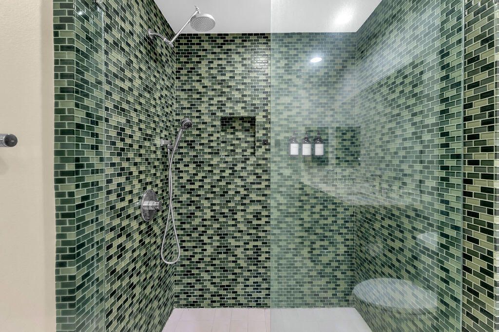 Image 32 of property listing at 910 E Palm Canyon Drive 101, Palm Springs, CA 92264