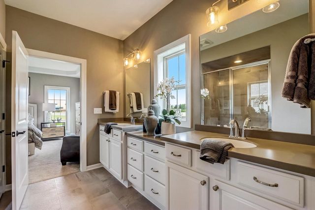 1624 Belmont LANE #28, Oconomowoc, WI 53066