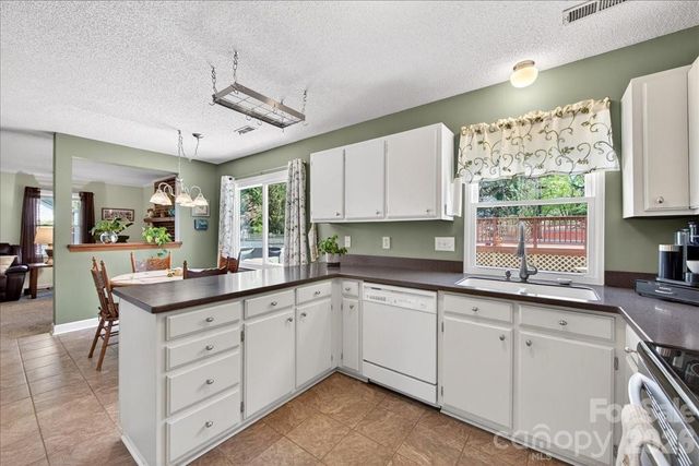 2534 Clearkirk Court, Matthews, NC 28105