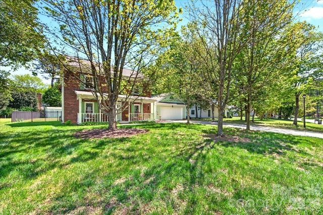 2534 Clearkirk Court, Matthews, NC 28105