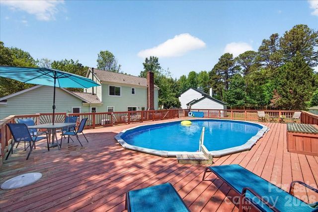 2534 Clearkirk Court, Matthews, NC 28105