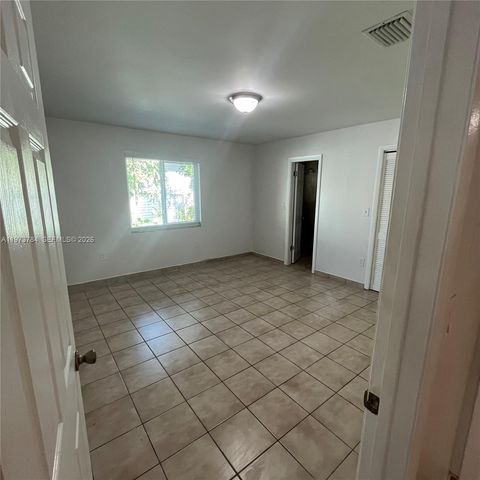3156 SW 16th St 3158, Miami, FL 33145