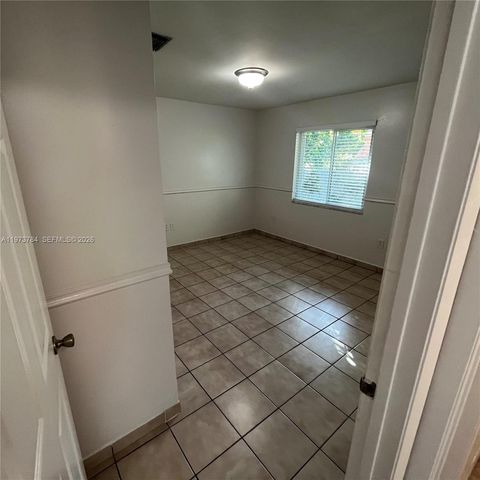 3156 SW 16th St 3158, Miami, FL 33145