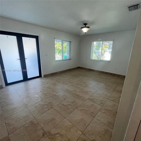 3156 SW 16th St 3158, Miami, FL 33145