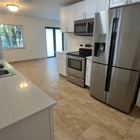 3156 SW 16th St 3158, Miami, FL 33145