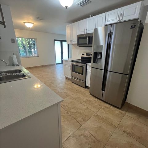 3156 SW 16th St 3158, Miami, FL 33145