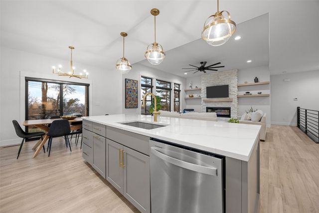 3122 Timber Ridge Court, Hiawatha, IA 52233