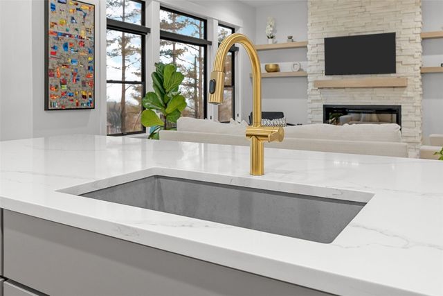 3122 Timber Ridge Court, Hiawatha, IA 52233