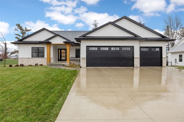 3122 Timber Ridge Court, Hiawatha, IA 52233
