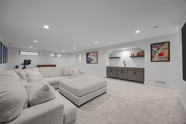 3122 Timber Ridge Court, Hiawatha, IA 52233