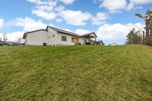 3122 Timber Ridge Court, Hiawatha, IA 52233