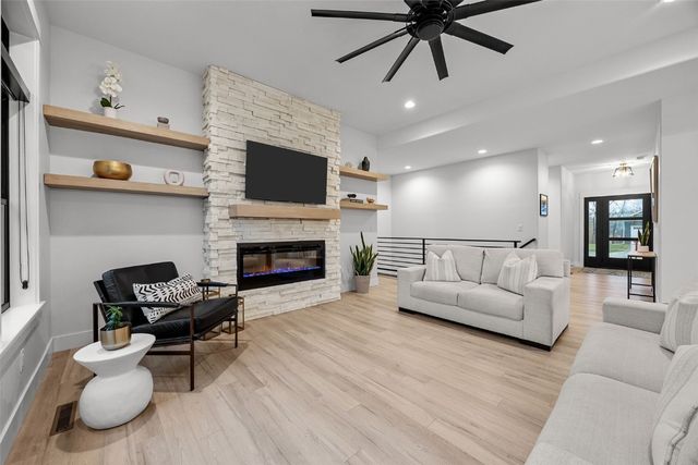 3122 Timber Ridge Court, Hiawatha, IA 52233