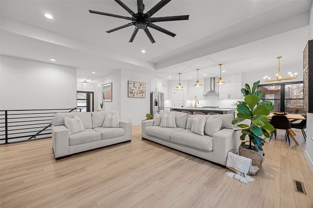 3122 Timber Ridge Court, Hiawatha, IA 52233