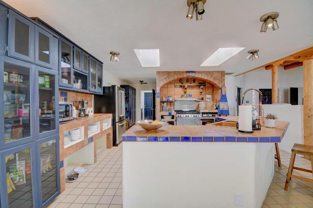 1735 Camino De La Tierra, Corrales, NM 87048