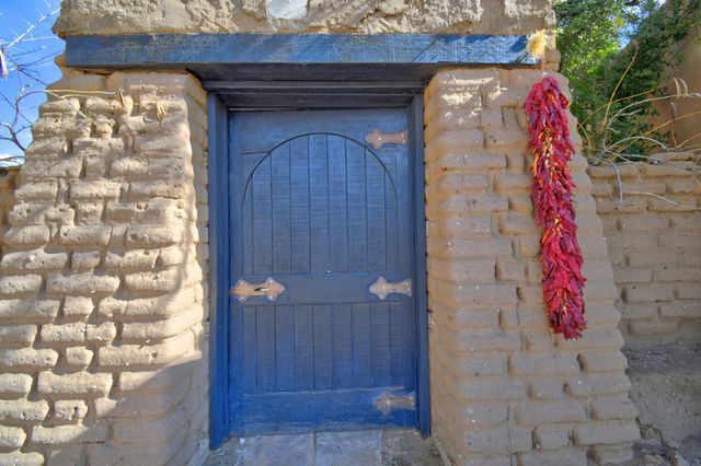 1735 Camino De La Tierra, Corrales, NM 87048