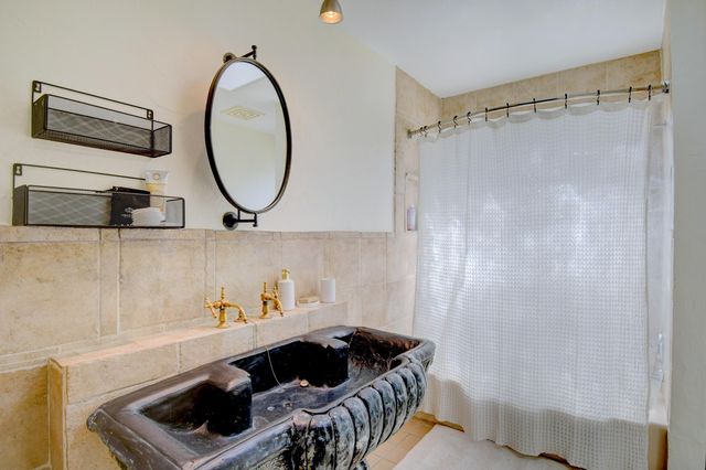 1735 Camino De La Tierra, Corrales, NM 87048